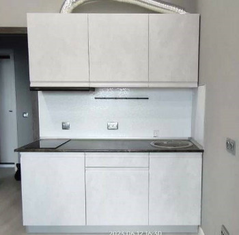 Модульная кухня Бруклин 2.4 x 2 м (Бетон белый) в Артёмовске - artyomovsk.mebel54.com | фото