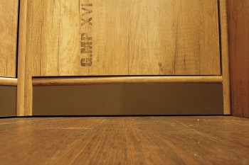 Шкаф для белья «Пилигрим» (Дуб Каньон светлый, Фон серый) в Артёмовске - artyomovsk.mebel54.com | фото